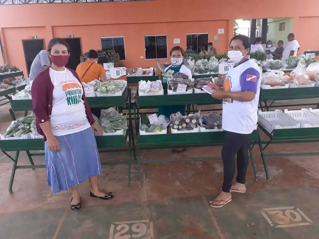 Mais de 1,3 mil cestas são distribuídas para famílias de estudantes de Pacajá