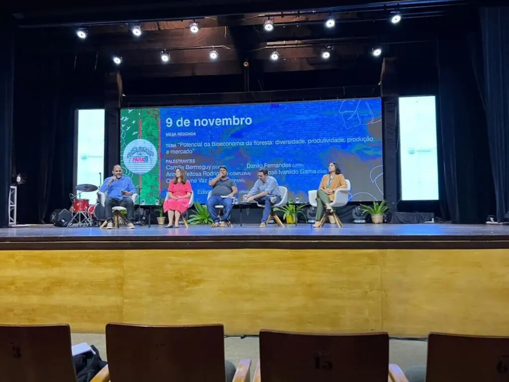 pesquisador e coordenador do IPAM no estado do Pará, Edivan Carvalho, conduziu a mesa redonda “Potencial da Bioeconomia da floresta: diversidade, produtividade, produção e mercado”. Foto: redes sociais
