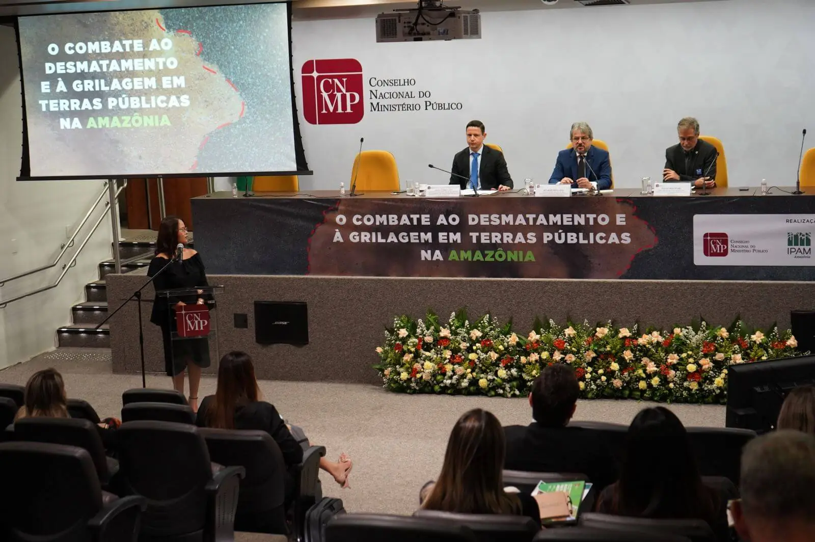 Desmatamento e grilagem na Amazônia são temas de evento