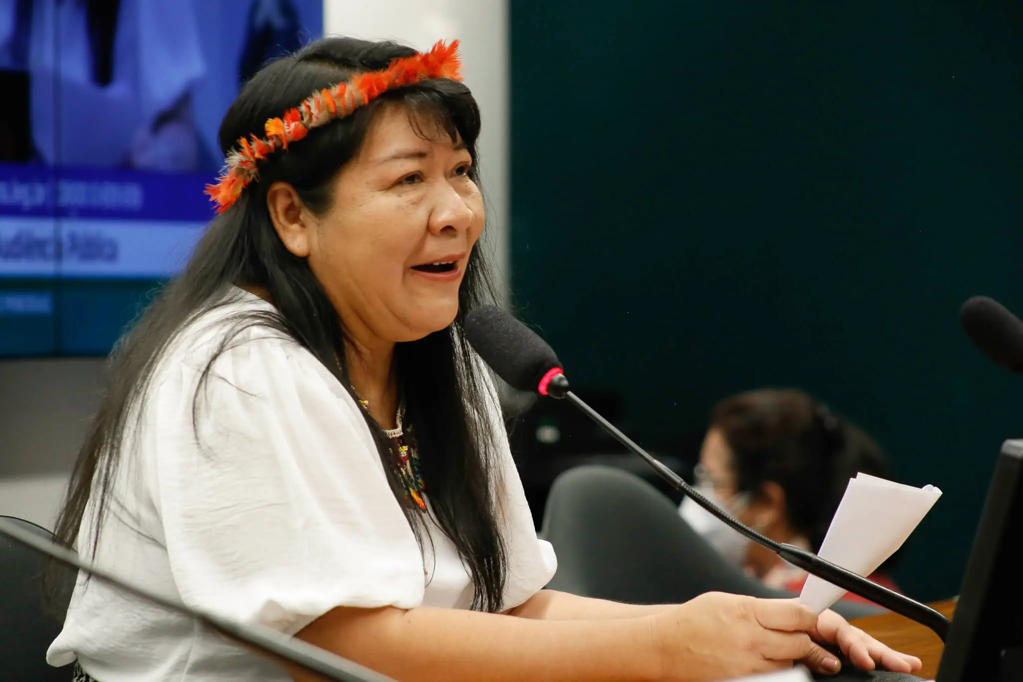 Joenia Wapichana toma posse na Funai e demarca papel da instituição