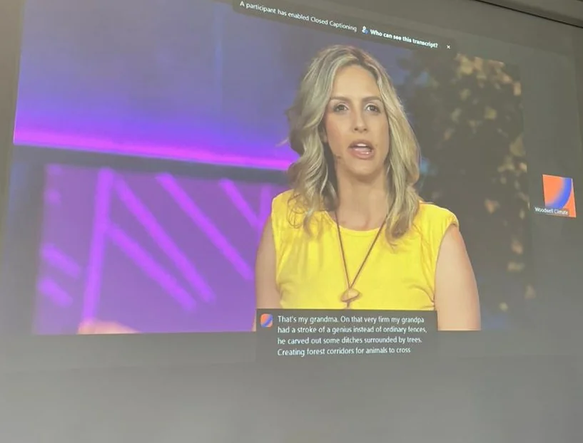 A pesquisadora falou sobre a capacidade de restauração do solo através das fezes da anta.