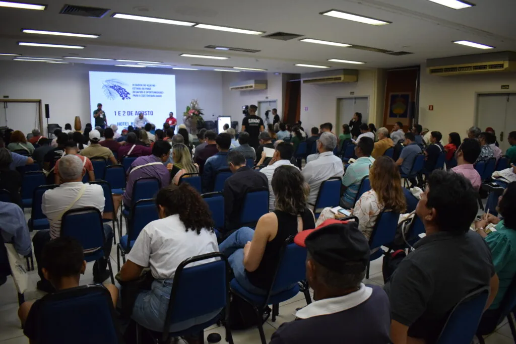 Evento promoveu o intercâmbio de conhecimentos e experiências para apresentar políticas e programas que contribuam com uma economia inclusiva e de baixas emissões. Foto: Sara Leal/IPAM