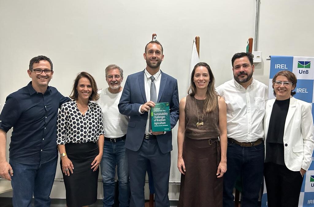Book proposes improvements to the sustainability of Brazilian agriculture