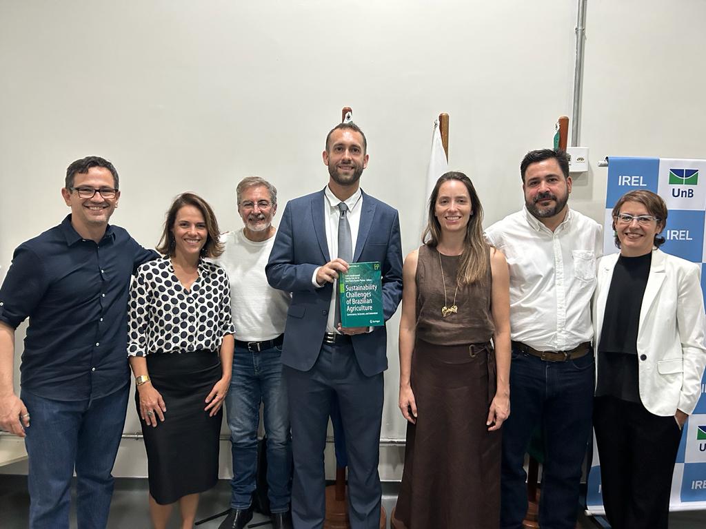Paulo Moutinho no lançamento do livro Desafios de sustentabilidade da agricultura brasileira: governança, inclusão e inovação