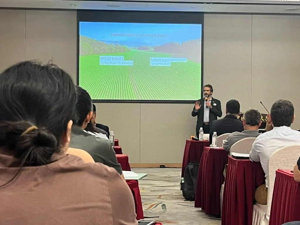 André Guiamrães em seminário na China sobre paisagens produtivas